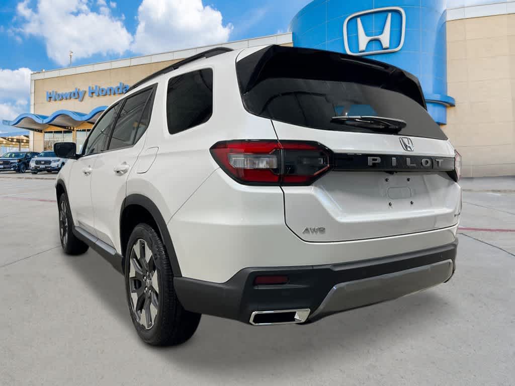 New 2026 Honda Pilot Touring image 3