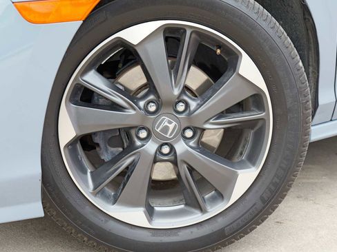 Used 2023 Honda Odyssey Elite image 2