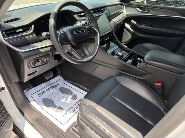 Used 2023 Jeep Grand Cherokee Limited AWD/4WD image 23