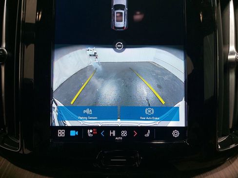 Used 2023 Volvo XC60 B6 Ultimate image 25