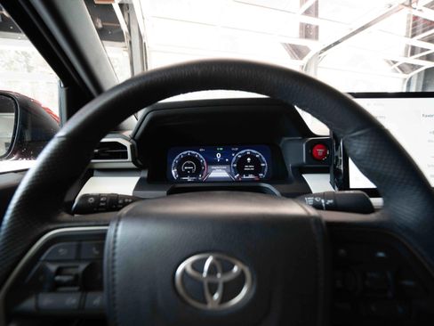 Used 2024 Toyota Tacoma TRD Off-Road image 15