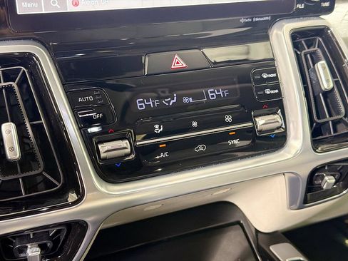 Used 2023 Kia Sorento SX FWD image 17
