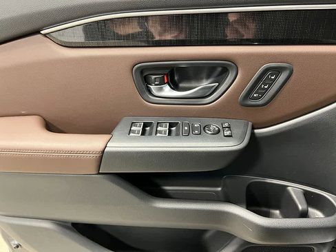 Used 2023 Honda Pilot Elite image 31