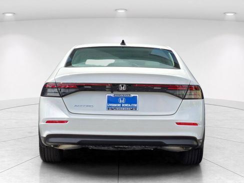 Used 2025 Honda Accord SE image 6
