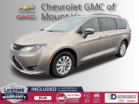 Used 2017 Chrysler Pacifica Touring-L image 1