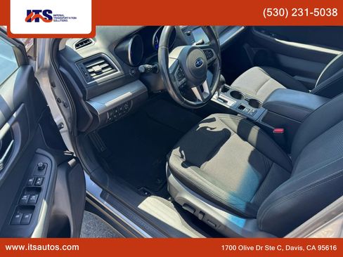 Used 2017 Subaru Outback 2.5i Premium AWD/4WD image 9