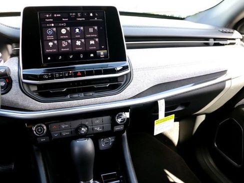 New 2026 Jeep Compass Latitude image 13