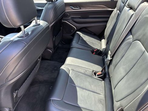 Used 2021 Jeep Grand Cherokee L Limited AWD/4WD image 12