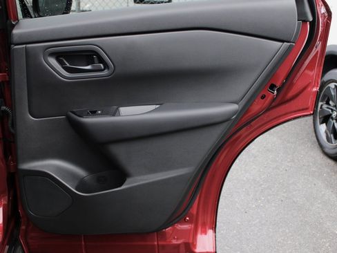 Certified 2025 Nissan Rogue S image 18