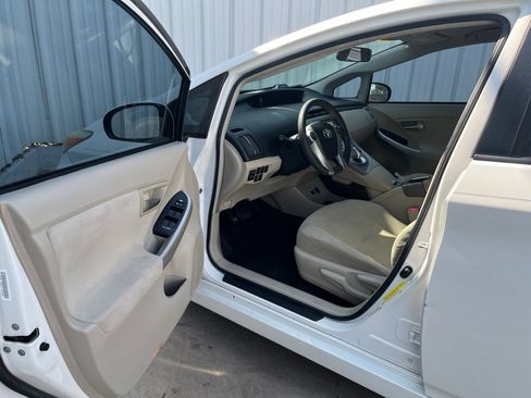 Used 2013 Toyota Prius Two FWD image 10