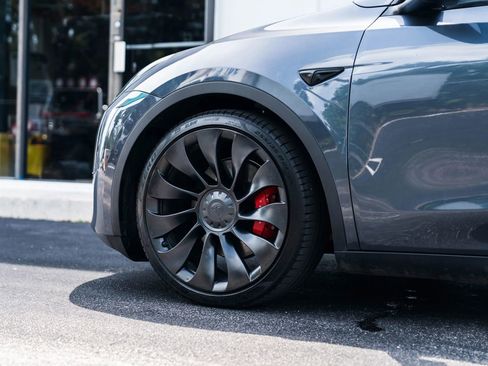 Used 2022 Tesla Model Y Performance AWD/4WD image 5