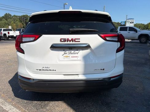 Used 2024 GMC Terrain AT4 w/ Tech Package AWD/4WD image 4