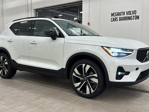 New 2026 Volvo XC40 B5 Ultra w/ Protection Package Premier image 3
