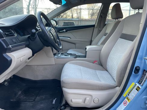 Used 2013 Toyota Camry XLE image 12