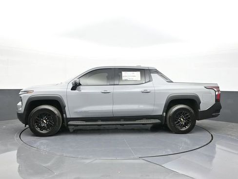 New 2025 Chevrolet Silverado EV LT image 10