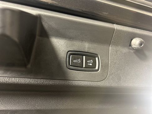 Certified 2023 Porsche Panamera 4 Platinum Edition image 24