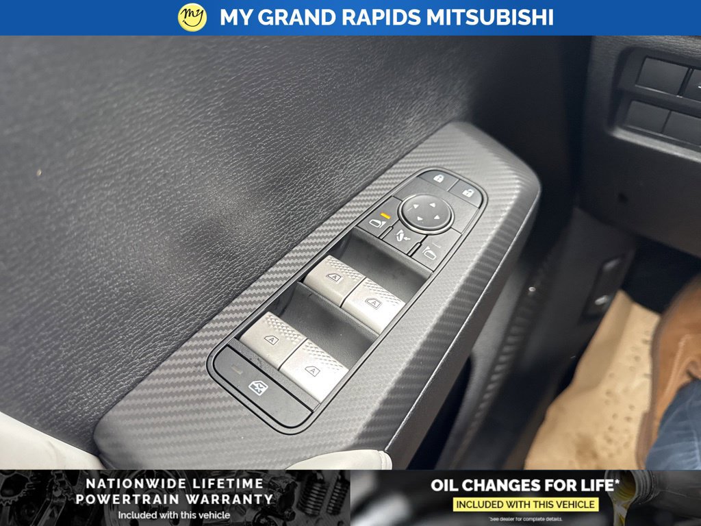 New 2026 Mitsubishi Outlander SE AWD/4WD image 30