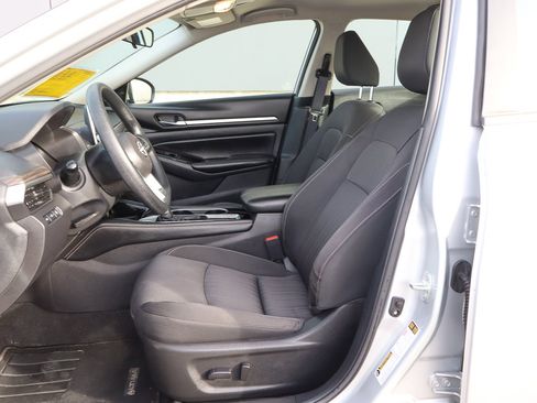 Used 2023 Nissan Altima 2.5 SV image 7