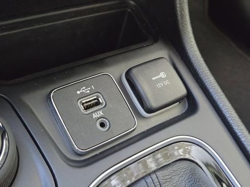 Certified 2023 Jeep Cherokee Altitude Lux image 21