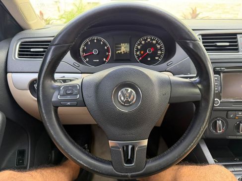 Used 2014 Volkswagen Jetta SE FWD image 24