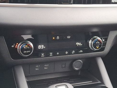 New 2026 Mitsubishi Outlander SE image 8