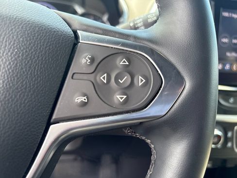 Used 2023 Chevrolet Traverse Premier FWD image 14