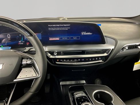 New 2026 Cadillac Lyriq Luxury AWD/4WD image 13