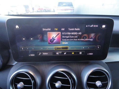 Used 2022 Mercedes-Benz GLC 300 4MATIC w/ AMG Line image 18