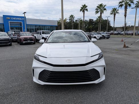 Used 2025 Toyota Camry LE FWD image 8
