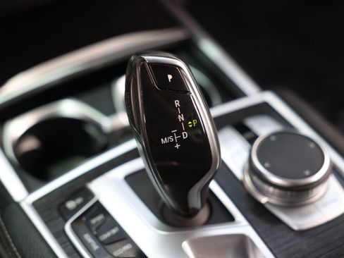 Used 2019 BMW 740i w/ M Sport Package RWD image 45