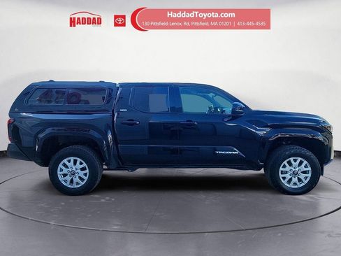 Used 2025 Toyota Tacoma SR5 AWD/4WD image 7