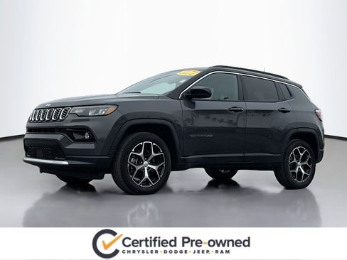 Used 2024 Jeep Compass Limited image 12