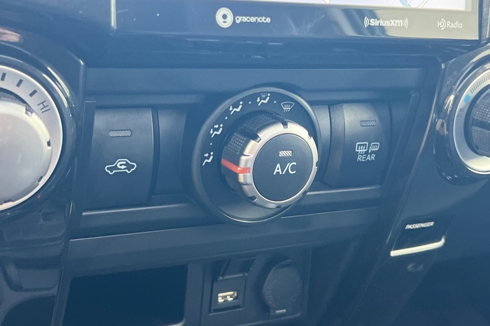 Used 2024 Toyota 4Runner TRD Off-Road Premium AWD/4WD image 21
