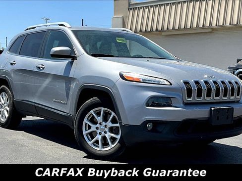 Used 2015 Jeep Cherokee Latitude w/ Cold Weather Group AWD/4WD image 3
