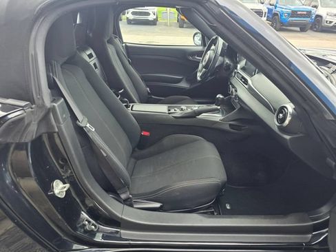 Used 2020 FIAT 124 Spider Classica w/ Technology Group RWD image 31