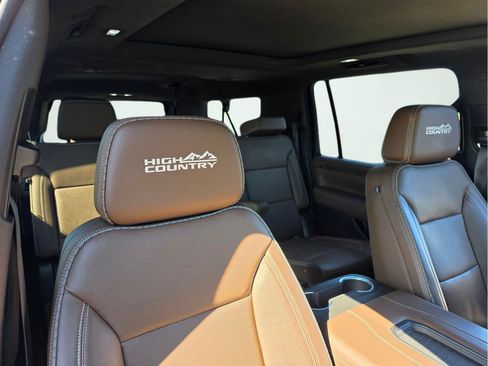 Used 2021 Chevrolet Suburban High Country AWD/4WD image 20