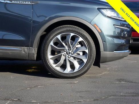 Used 2023 Lincoln Nautilus Reserve w/ Equipment Group 201A image 4