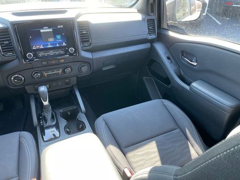 Used 2023 Nissan Frontier SV w/ Midnight Edition Package image 8