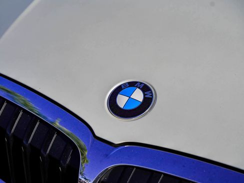 Used 2022 BMW 330i Sedan w/ Convenience Package image 11