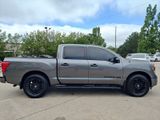 Used 2019 Nissan Titan SV w/ SV Convenience Package image 4