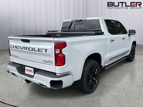 Used 2024 Chevrolet Silverado 1500 High Country AWD/4WD image 6