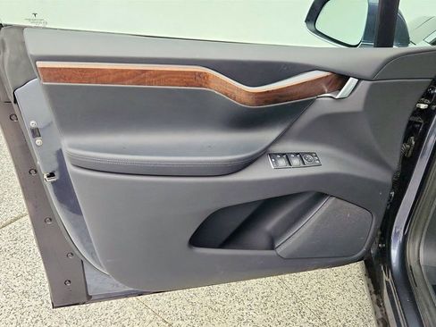 Used 2018 Tesla Model X 100D image 11