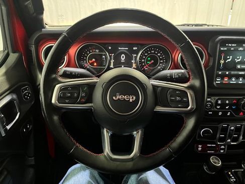 Used 2022 Jeep Gladiator Rubicon w/ Cold Weather Group AWD/4WD image 16