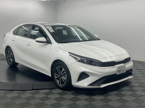 Used 2024 Kia Forte LXS image 2