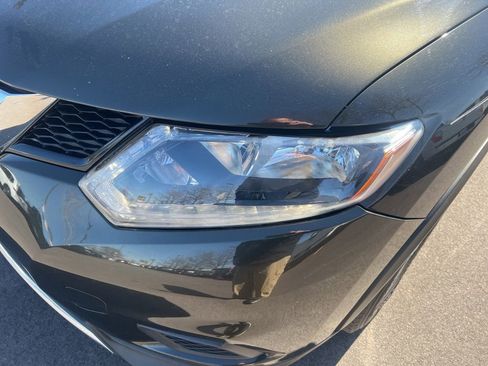 Used 2015 Nissan Rogue SV image 28