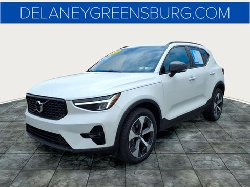 Used 2023 Volvo XC40 B5 Plus w/ Driver Assist Package AWD/4WD image 7