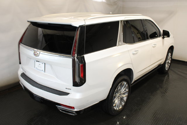 Used 2023 Cadillac Escalade Premium Luxury w/ Performance Package AWD/4WD image 4