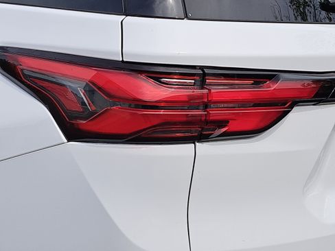 Used 2023 Chevrolet Traverse RS AWD/4WD image 34