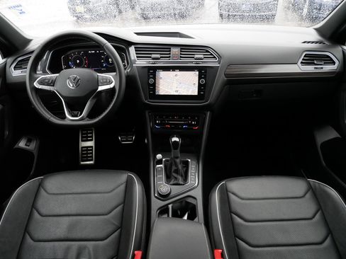 Certified 2023 Volkswagen Tiguan SEL R-Line image 10