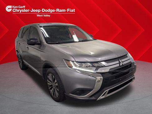 Used 2020 Mitsubishi Outlander ES AWD/4WD image 1